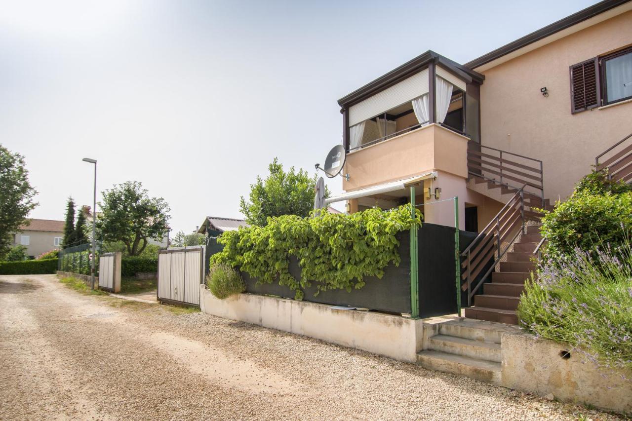 Apartman Alba Karigador Ngoại thất bức ảnh